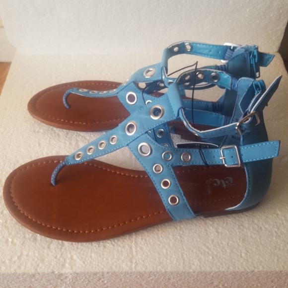 Sandals - Picture 3 of 3